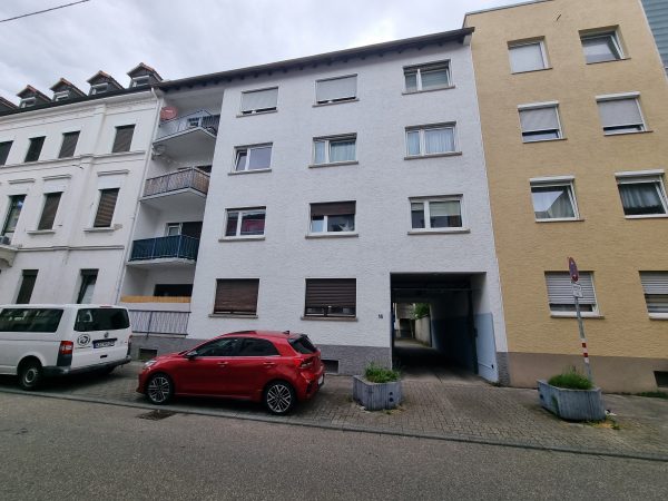 Bruttomietrendite, Nettomietrendite & Eigenkapitalrendite eines Mehrfamilienhauses richtig berechnen. Rechenbeispiel & Tipps vom Immobilienmakler in Karlsruhe.
